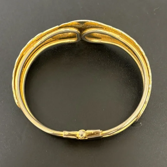 🛑🛑Sold- Vintage Cloisonné Floral Butterfly Hinge Bracelet - Picture 6 of 15